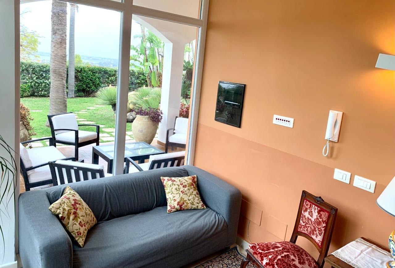 Temenos Villa By Ortigiaapartments Syracuse Ngoại thất bức ảnh