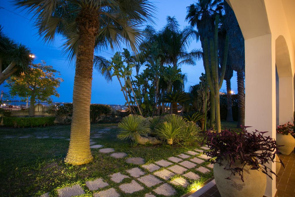 Temenos Villa By Ortigiaapartments Syracuse Ngoại thất bức ảnh