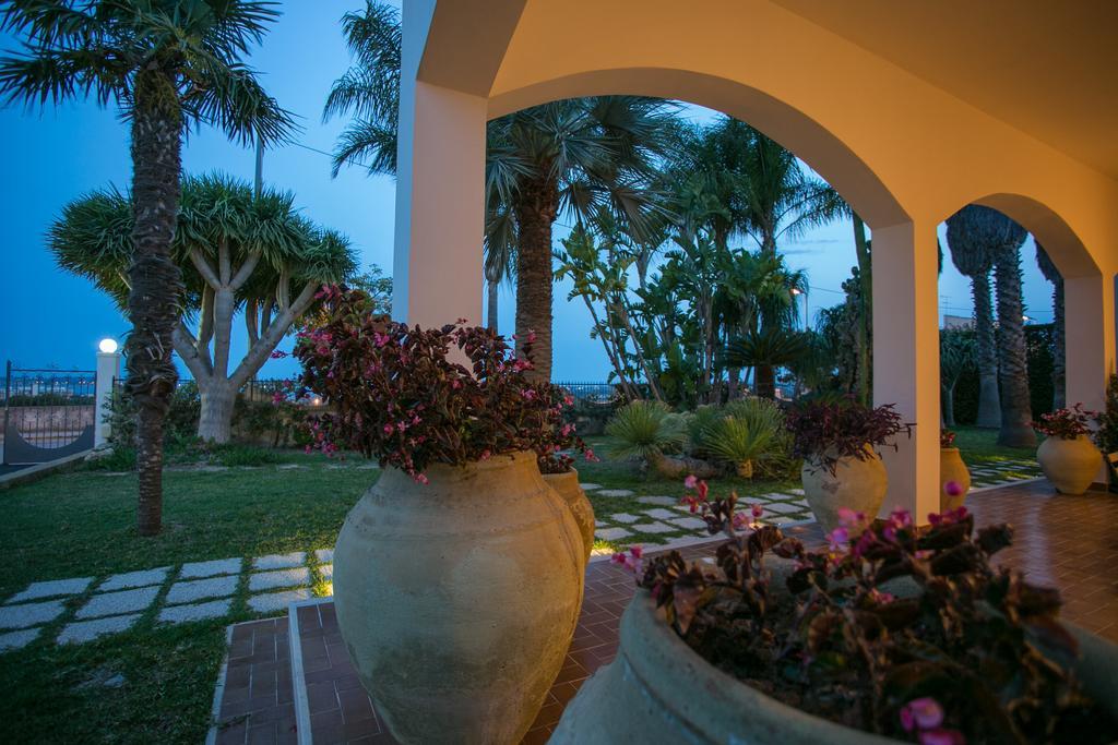 Temenos Villa By Ortigiaapartments Syracuse Ngoại thất bức ảnh