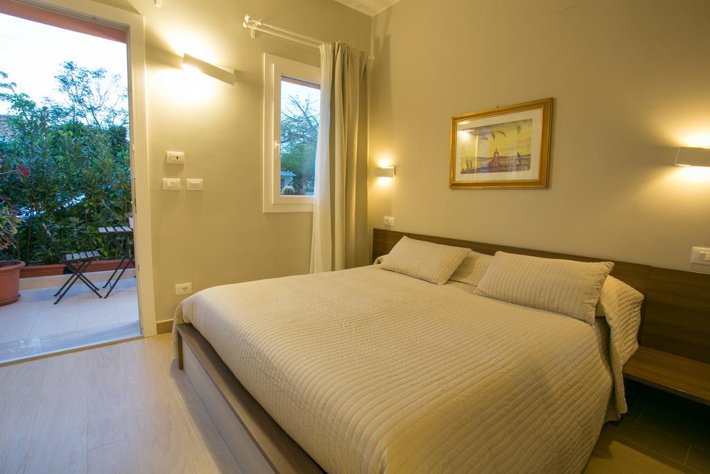 Temenos Villa By Ortigiaapartments Syracuse Ngoại thất bức ảnh