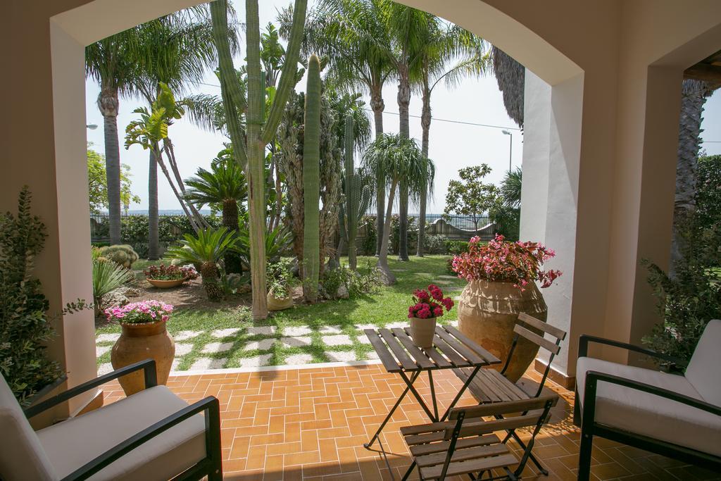 Temenos Villa By Ortigiaapartments Syracuse Ngoại thất bức ảnh