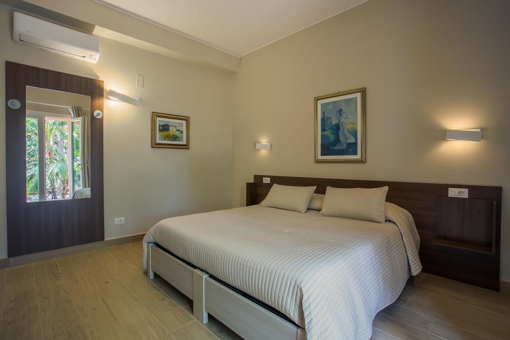 Temenos Villa By Ortigiaapartments Syracuse Ngoại thất bức ảnh