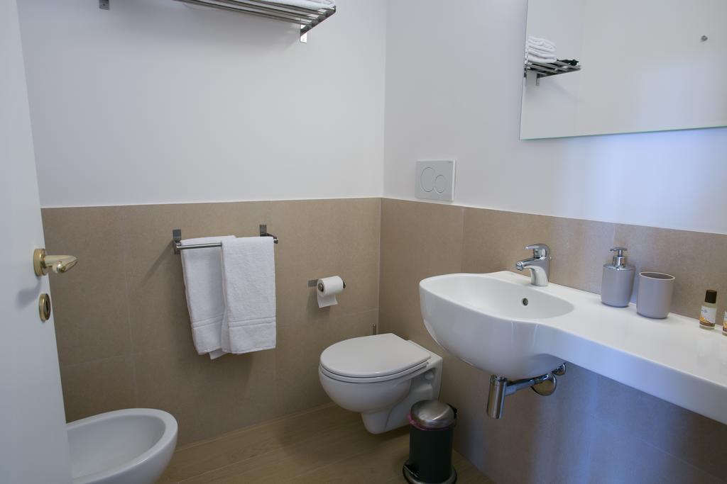 Temenos Villa By Ortigiaapartments Syracuse Ngoại thất bức ảnh