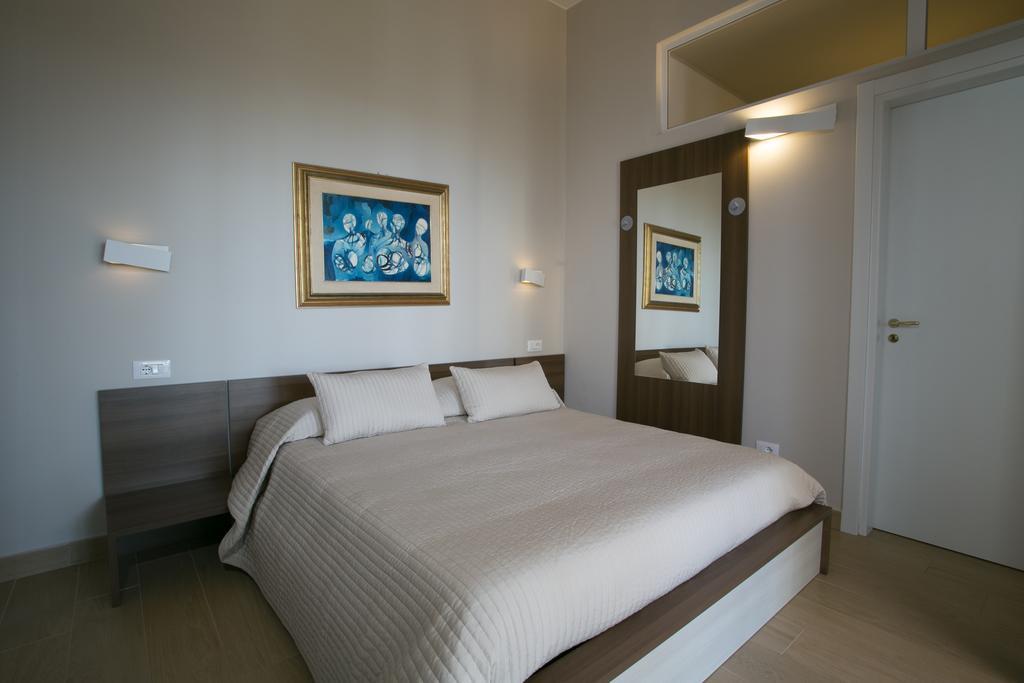 Temenos Villa By Ortigiaapartments Syracuse Ngoại thất bức ảnh