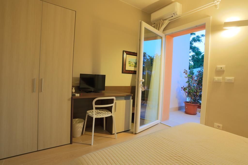Temenos Villa By Ortigiaapartments Syracuse Ngoại thất bức ảnh
