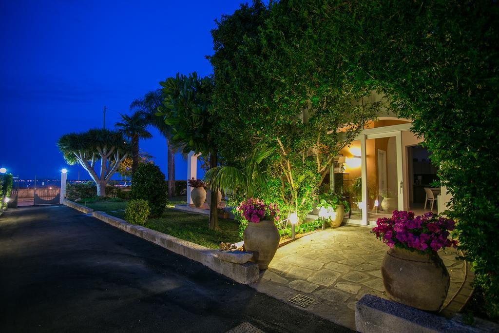 Temenos Villa By Ortigiaapartments Syracuse Ngoại thất bức ảnh